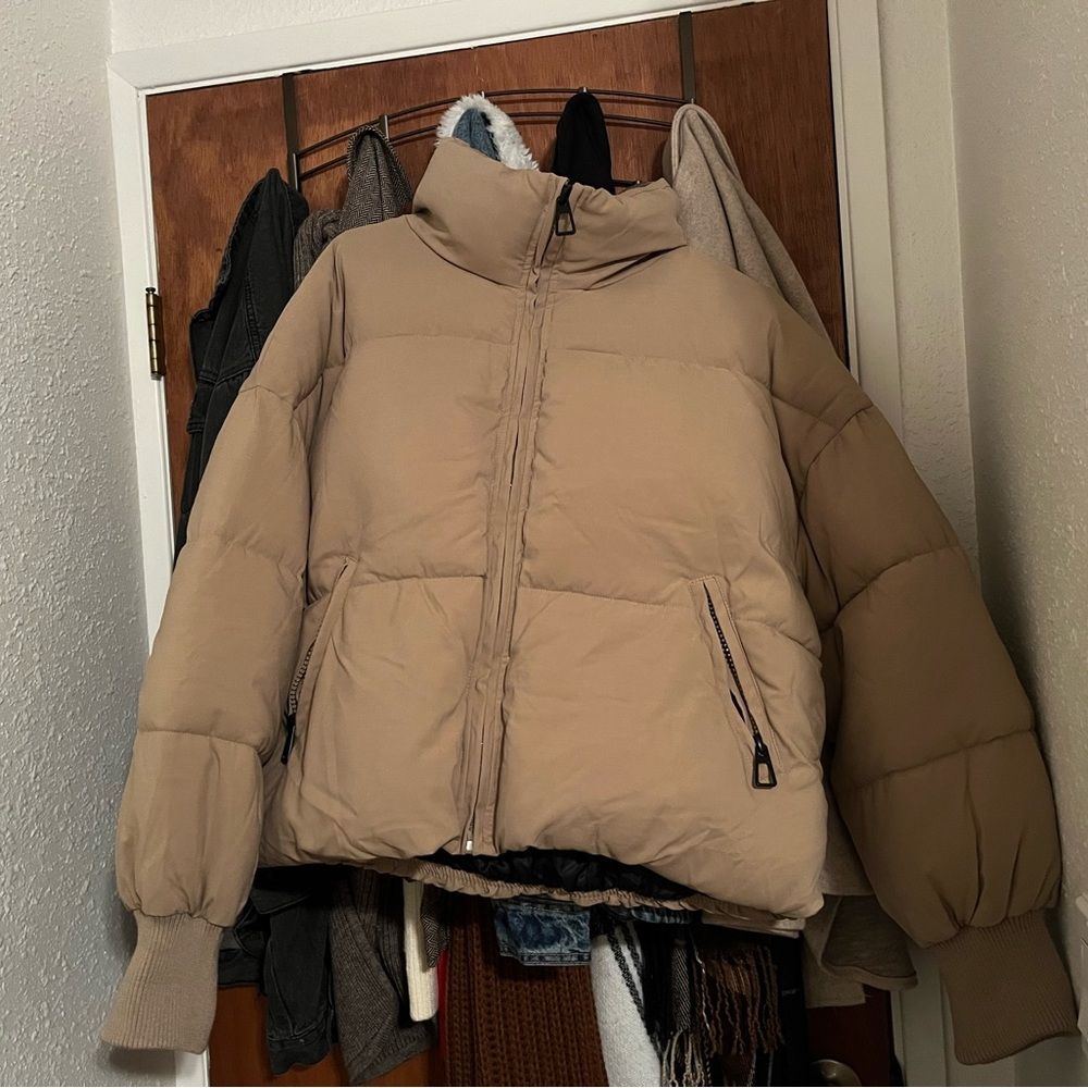 Zara dupe, beige puffer jacket